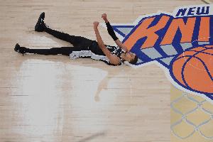 奥康纳：文班关键两罚全丢 这比给卡斯尔的传球失误还要糟糕
