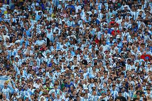 队报：世界杯第6比赛日现场观赛人数281,223人，打破1994年纪录